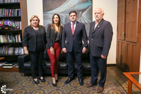 Goya extiende invitación a Paraguay para participar de la Feria del Libro | .::Agencia IP::.