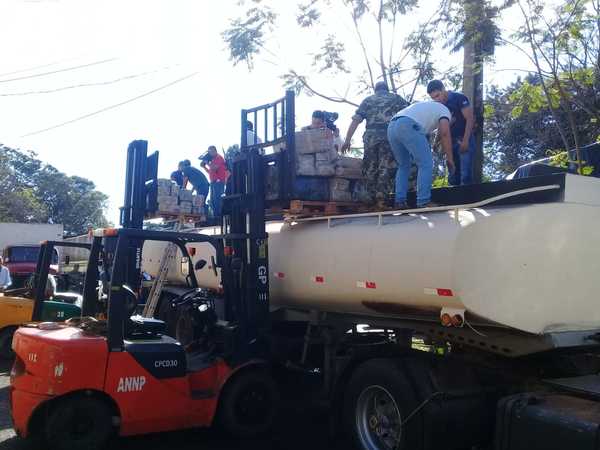Aduanas de Ciudad del Este retuvo un camión con 4.400 kilos de marihuana | .::Agencia IP::.