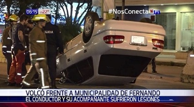 Heridos tras vuelco en Fernando de la Mora | Noticias Paraguay