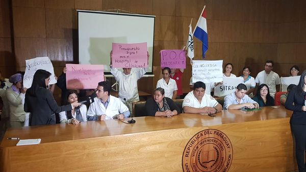 Logran evitar recorte presupuestario en Medicina de la UNA - ADN Paraguayo