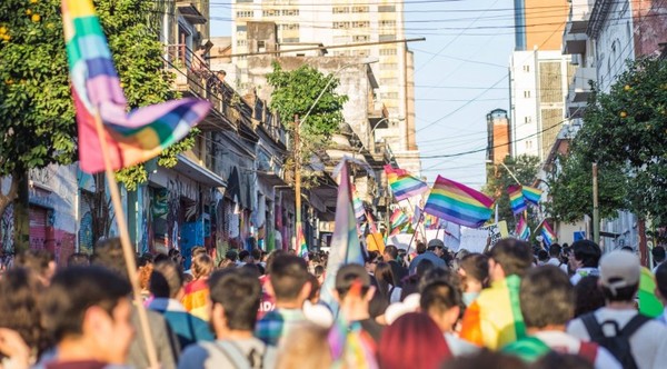 En el mes del orgullo, universidad cambia de nombre a estudiante trans » Ñanduti