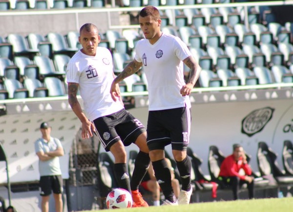 Olimpia cae en amistoso ante River Plate