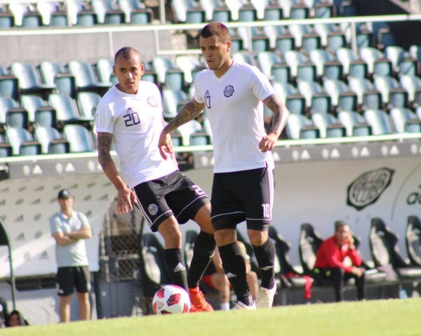 Olimpia cae en los dos amistosos con River