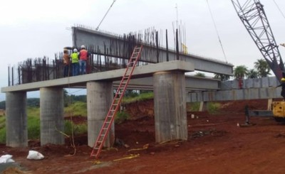 Puente que unirá a Hernandarias y Minga Guazú avanza el 54%