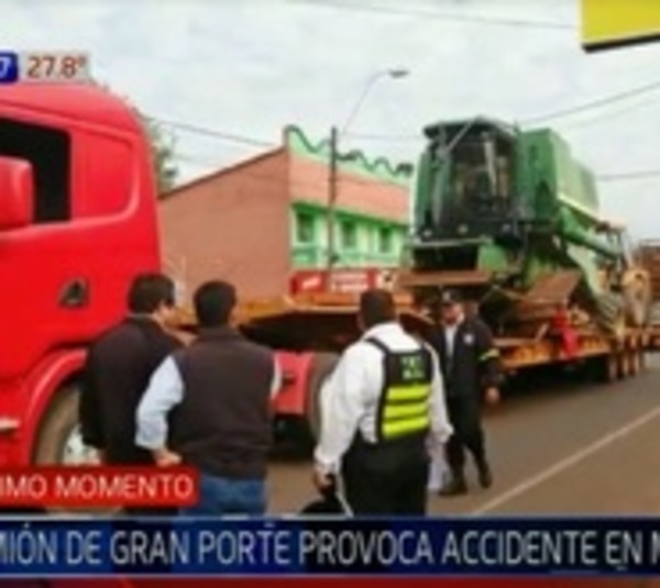 Mujer pierde la pierna tras caída de pilar de cemento - Paraguay.com
