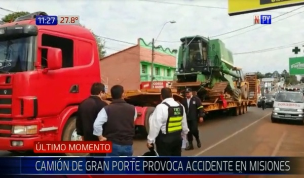 Mujer pierde la pierna tras caída de pilar de cemento | Noticias Paraguay