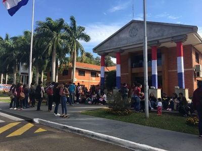 UNA: Agreden a estudiantes que exigen nivelación salarial para docentes