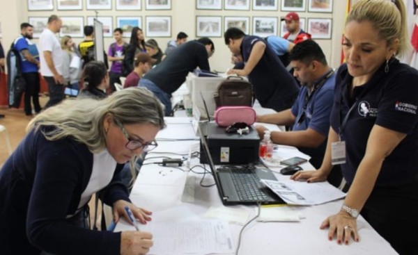 Jornada de regularización recibió 3.400 solicitudes de extranjeros
