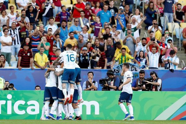 Argentina pasa y habrá superclásico - Fútbol - ABC Color