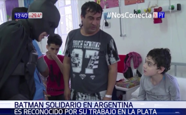 Dejó ciudad Gótica para visitar hospitales | Noticias Paraguay
