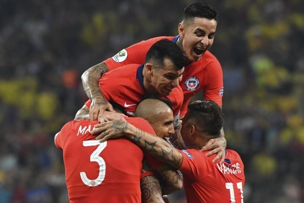 Chile superó a Colombia en los penales y es semifinalista - Radio 1000 AM