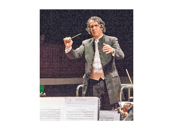 Solista y orquesta de Chile estrenan nueva obra de Diego Sánchez Haase
