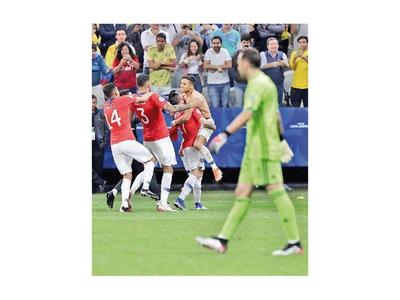 El bicampeón pasa en penales