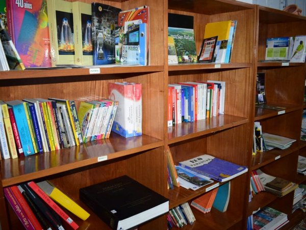 Rehabilitan biblioteca en memoria del periodista Caio Scavone