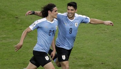 Uruguay y Perú cierran los cuartos de final