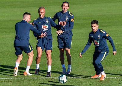 Filipe Luis y Fernandinho, en duda - Fútbol - ABC Color