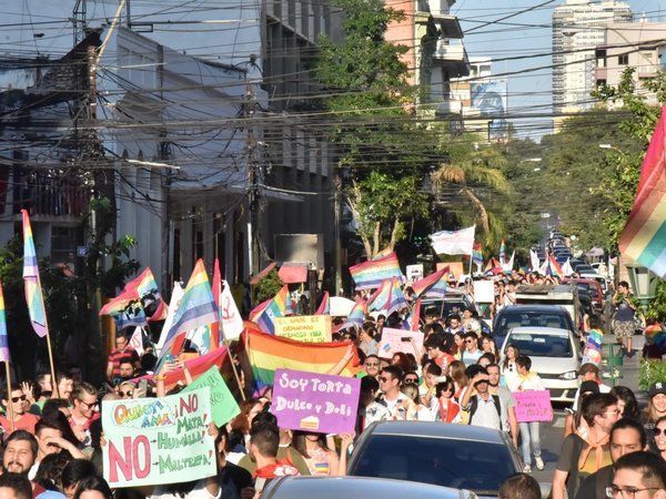 Comunidad LGBT marchó en Asunción por el Día del Orgullo Gay
