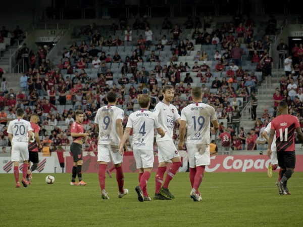 Cerro Porteño derrota al Atlético Paranaense, en su tercer amistoso