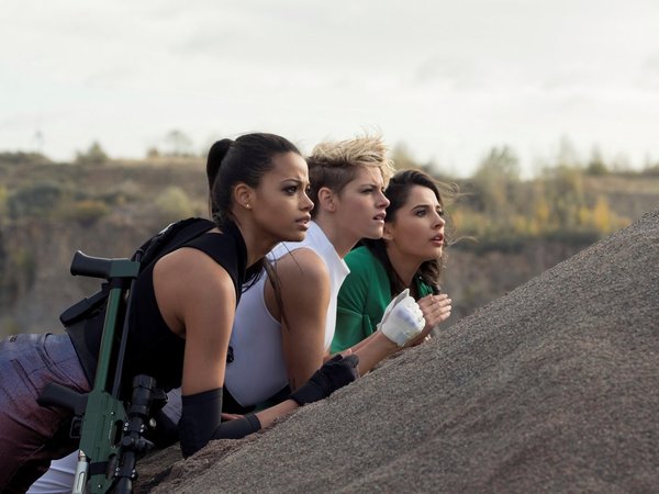 Los ángeles de Charlie retoman el vuelo con Kristen Stewart