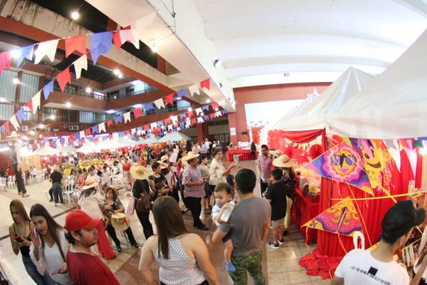 Colorida y concurrida fiesta de San Juan en la ANR