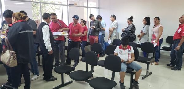 Comunas atenderán hasta el mediodía para regularizar pagos  - Nacionales - ABC Color