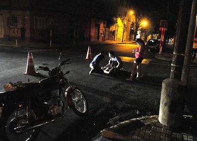 Motociclista sin casco muere tras choque en microcentro - Nacionales - ABC Color