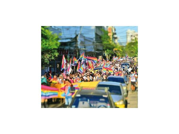 Colectivo de LGTBI marcha por la pluralidad e igualdad de derechos