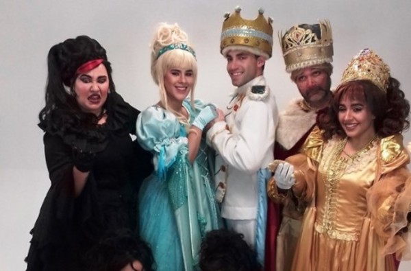 Se Estrena La Cenicienta En El Teatro Latino