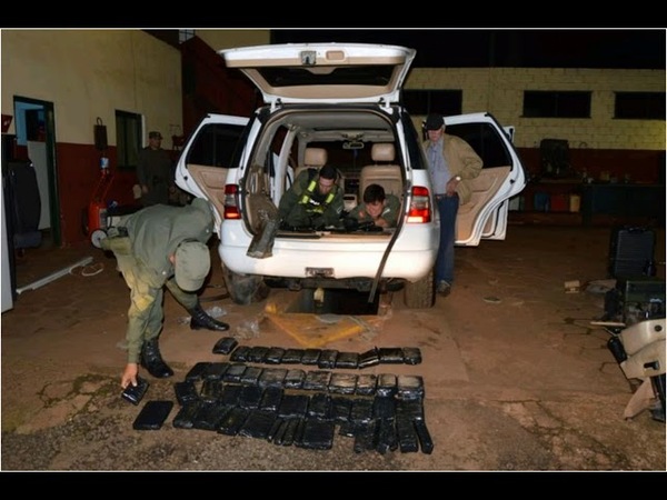 Incautan droga en auto con chapa paraguaya y habría vínculo con red