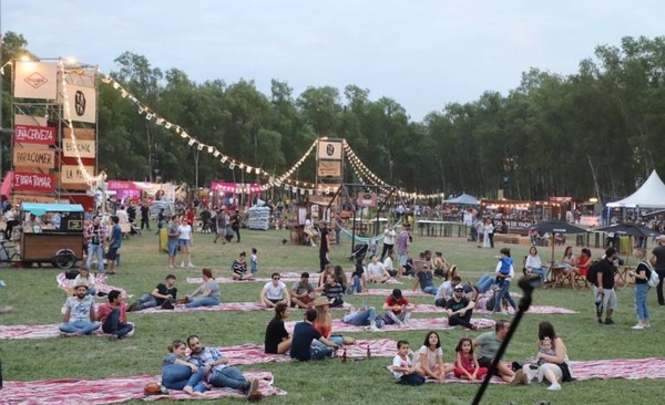 HOY / Feria Tata cierra su primera jornada con más de 4000 personas e invita a pasar un domingo en familia