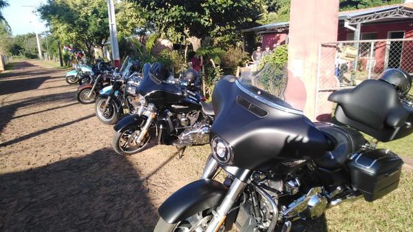 Almuerzo de confraternidad de harleros en Caraguatay - Nacionales - ABC Color