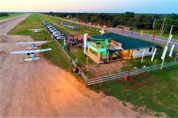 Inauguran coqueta y moderna torre de control en el Aeródromo Loma Plata.