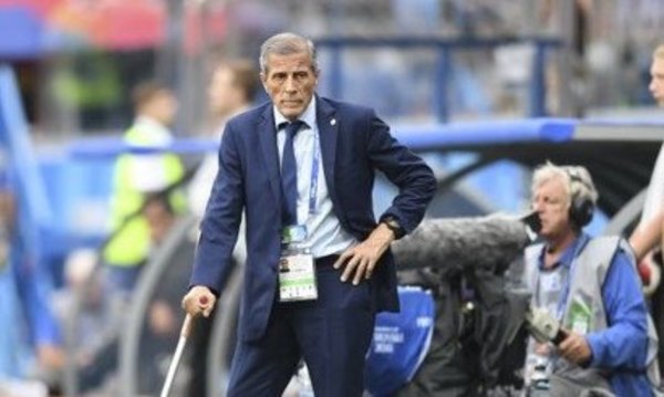 Tabárez se enfadó y arremetió contra un periodista