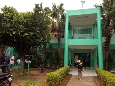 Amenazan con cerrar policlínico de Villarrica por falta de pago de salarios