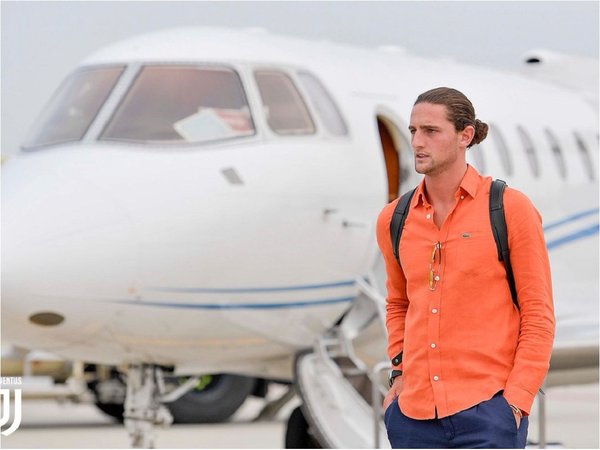 Rabiot llega a Turín para firmar con Juventus