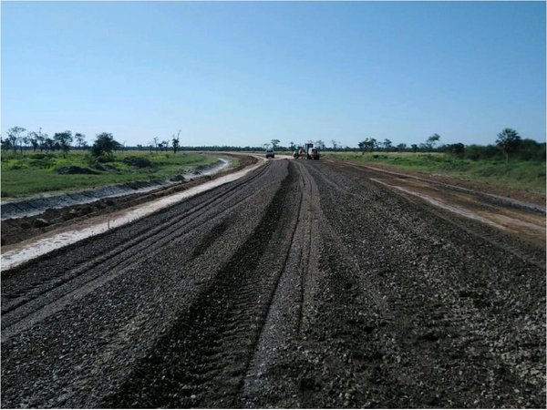 Celebran inicio de construcción de primer asfaltado en Alto Paraguay