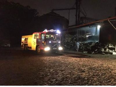 Incendio en secadero de yerba de Itapúa - Nacionales - ABC Color