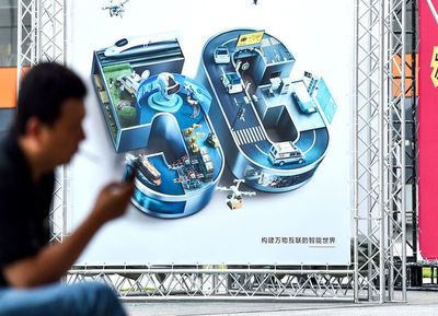 Asesor de Trump dice que EEUU podría reanudar ventas de Huawei
