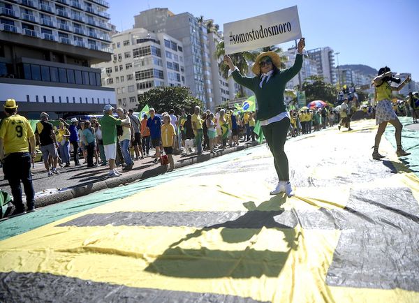 Brasil marcha en apoyo a Moro