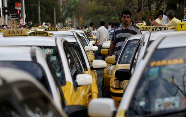 Taxistas exigen regulación de Ubers: "Queremos una competencia leal" » Ñanduti