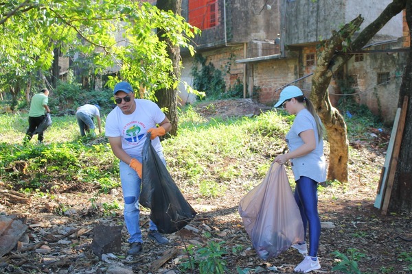 Minga ambiental en seis barrios de CDE