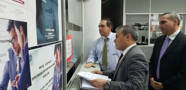 Gremio docente exige reincorporación de cerca de 90 maestros desvinculados