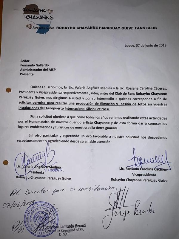 Serenata a Chayanne en aeropuerto no violó protocolo de seguridad, dice el director - Nacionales - ABC Color