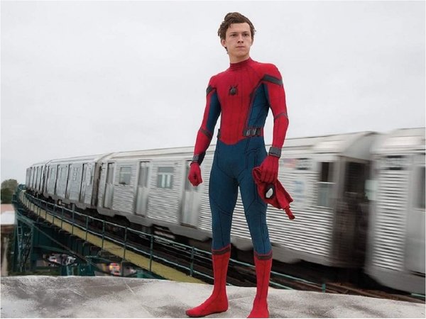 Particular confesión de Tom Holland sobre el traje de Spider-Man