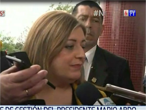 Sandra Quiñónez defiende investigación contra parlamentarios