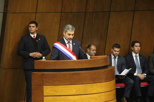 Los ejes del informe: formalización económica, inversión en salud, combate al crimen organizado y transparencia - ADN Paraguayo