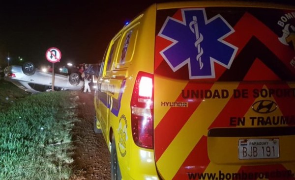 Vuelco deja a una mujer fallecida en Minga