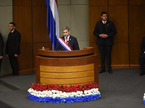 Mario Abdo reconoce que hay déficit en la provisión de medicamentos