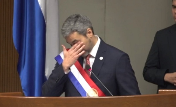 Abdo Benítez rompe en llanto al recordar secuestros