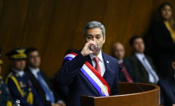HOY / Con economía en baja de fondo Abdo informa al Congreso: luces y sombras del primer año